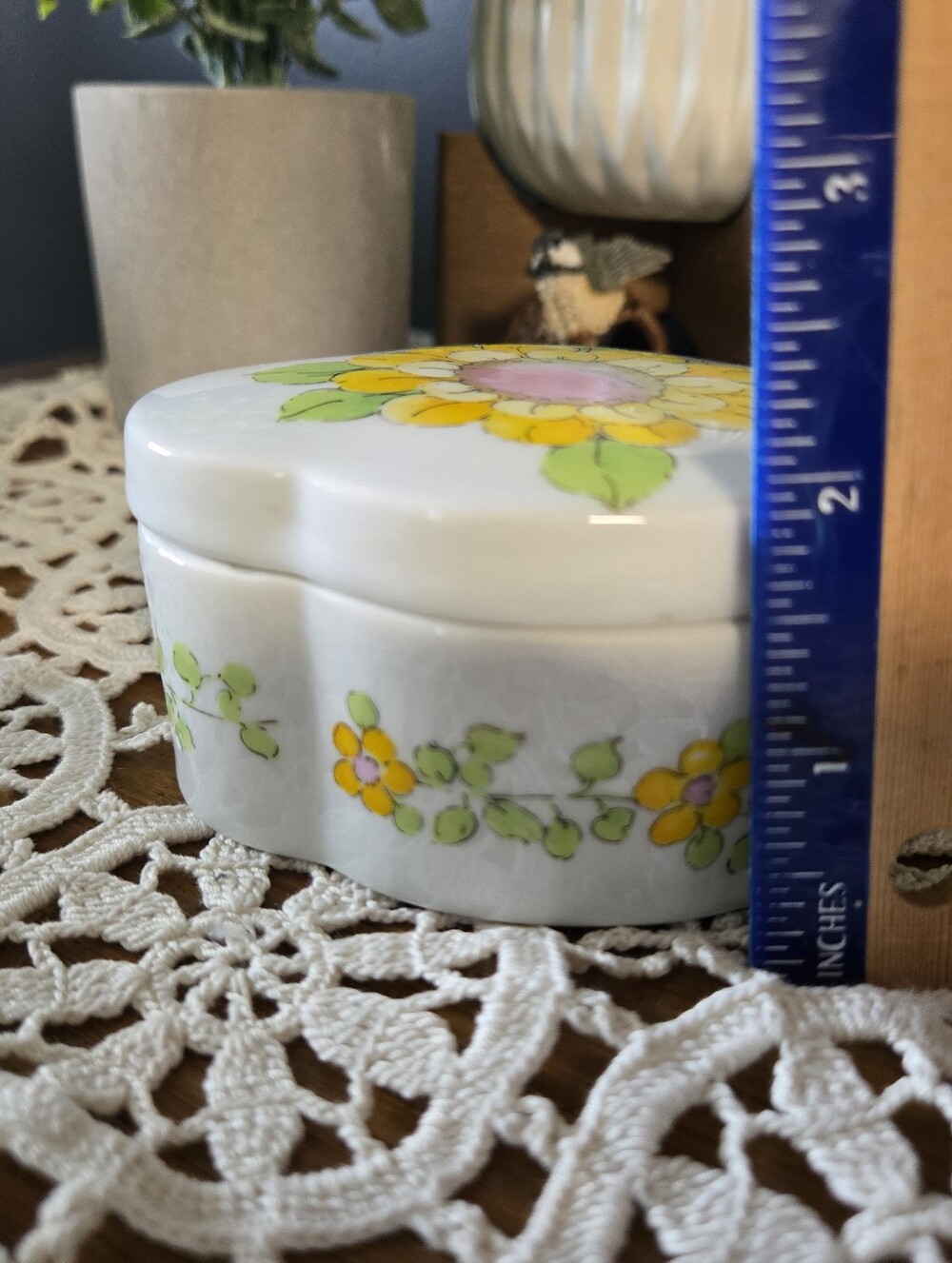 Floral Porcelain Trinket Box – Yellow & Pink Flowers. - Picture 5 of 6